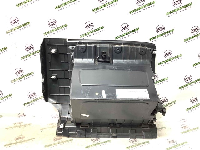 Кришка ящика рукавички (бардачка) 5UT24DX9AC CHRYSLER