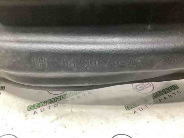 Підкрилок передній лівий 68209679AE CHRYSLER
