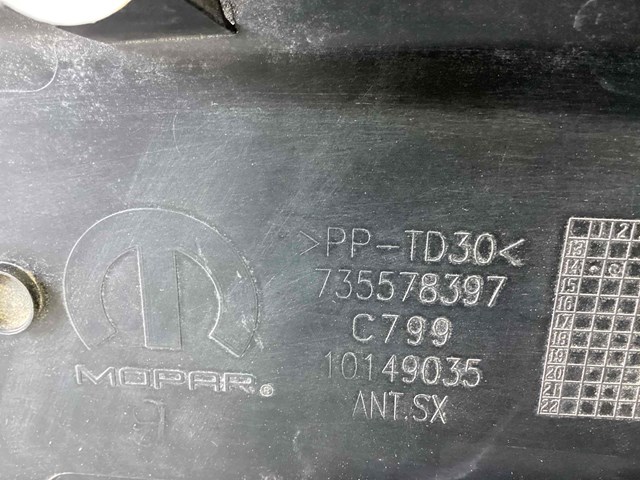 Молдинг передніх лівих дверей 735578397 CHRYSLER
