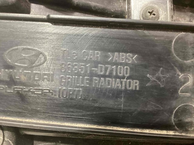 Решетка радиатора була у використанні, з дефектом, решітка hyundai tucson 3 86350D7100