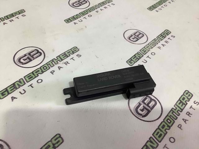 Антена автомобильна LR012709 LAND ROVER