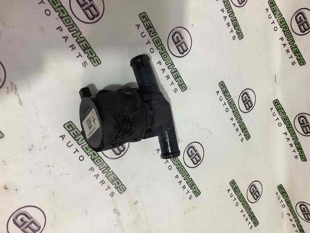 Водяний насос охолодження електро додатковий LR064320 LAND ROVER