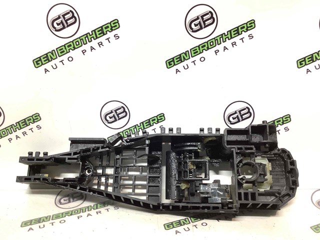 Тримач зовнішньої ручки дверей, задніх лівих P68082689AD CHRYSLER