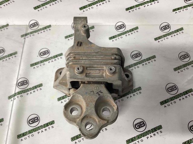 Ліва подушка двигуна P68270565AA CHRYSLER