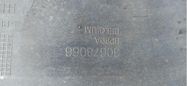 Кожух бампера заднього 30678066 VOLVO
