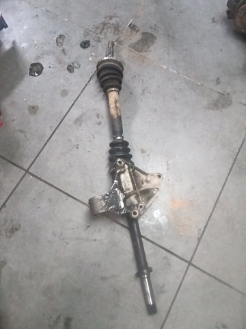 Піввісь передня, права 3273AQ PEUGEOT