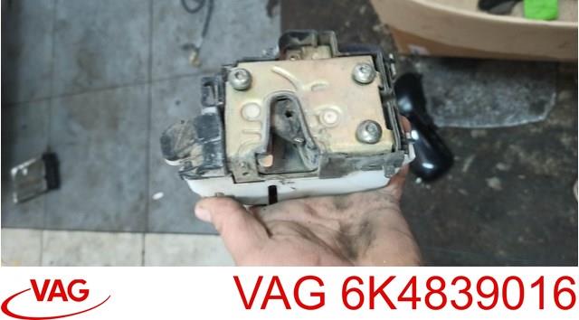 Замок задніх дверей, правих 6K4839016 VAG