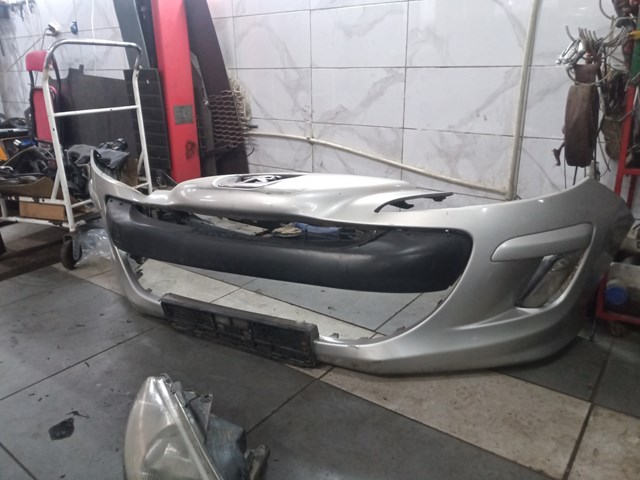 Буфер (бампер) передній 7401LS PEUGEOT