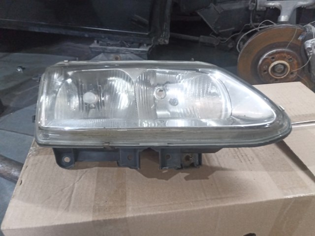 Фара комбінована, передня 7701038270 RENAULT