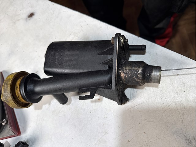 Клапан картерних газів 8200140763 RENAULT