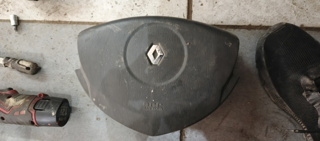 Подушка безпеки водія 8200236060 RENAULT