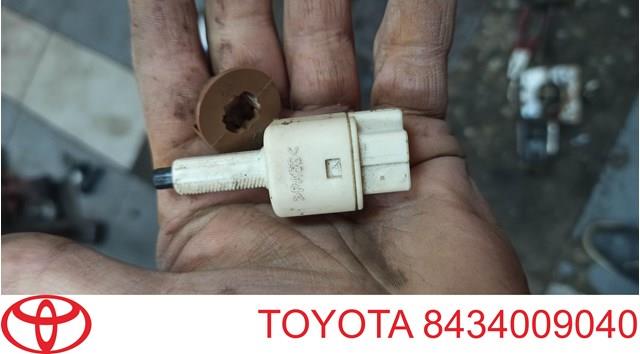 Датчик включення стопсигналу 8434009040 TOYOTA