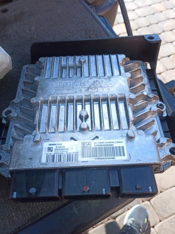 Блок двигуна 9655534080 PEUGEOT