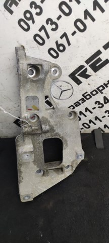 Кронштейн генератора (натяжний) 06F903143F VAG