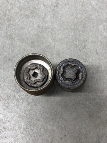 Гайка колеса 0B00237160 HYUNDAI