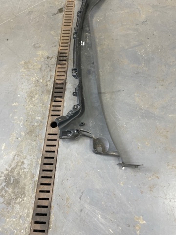 Водостік лобового скла, жабо 108167600G TESLA