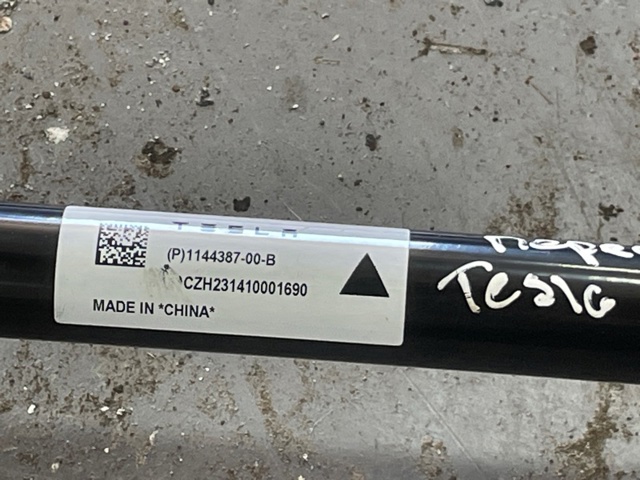 Стабілізатор передній 114438700B TESLA