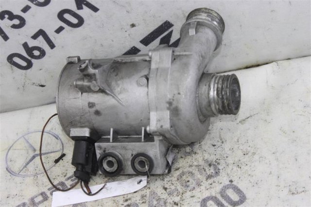 Помпа охолодження 11517521584 BMW
