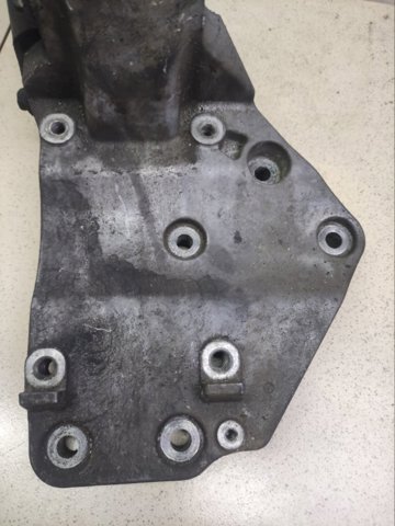 Кронштейн компресора кондиціонера 11910EB300 NISSAN