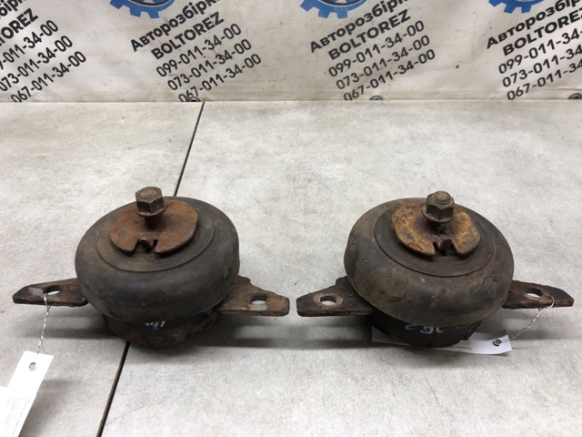 Подушка (опора) двигуна лів./прав. 1236150190 TOYOTA