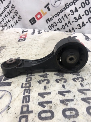 Подушка (опора) двигуна, права верхня 1236331020 TOYOTA