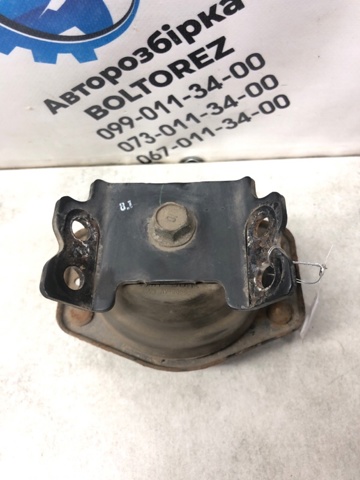 Подушка КПП 1237138050 TOYOTA
