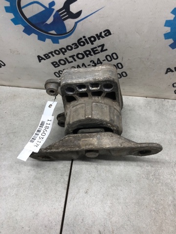 Права подушка мотора 1332838 FORD