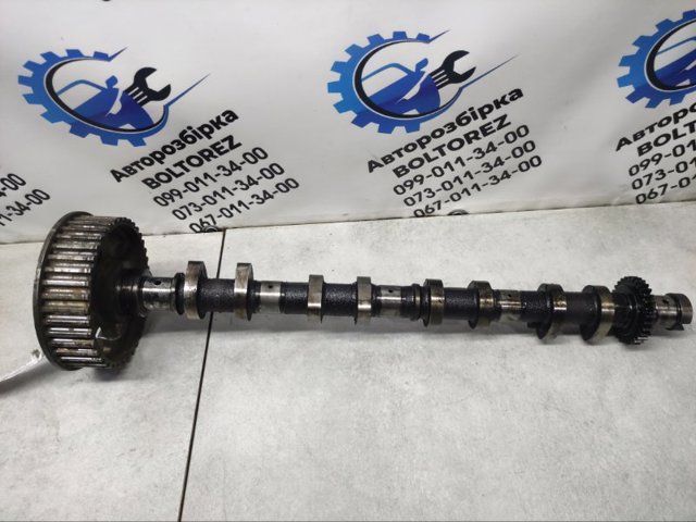 Розподільчий вал двигуна Тойота Королла
