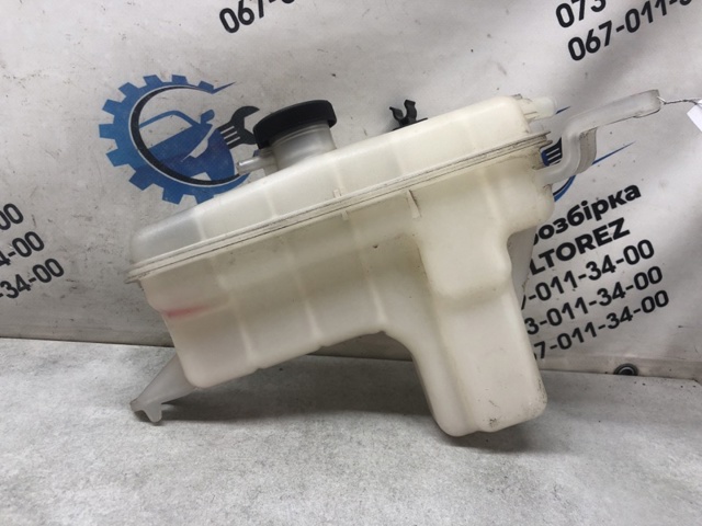 Бачок для води 1647026120 TOYOTA