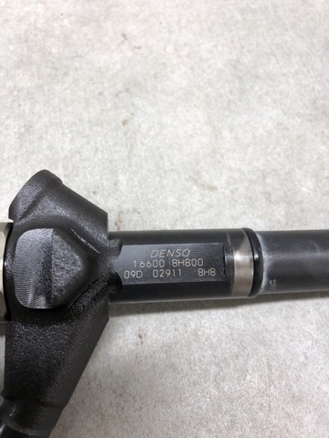 Форсунка інжектора 166008H800 NISSAN
