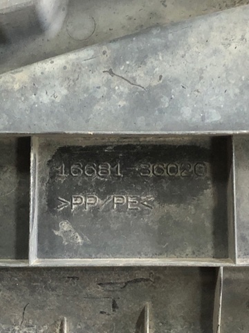 Повітропровід / дефлектор радіатора, верхній 1668136020 TOYOTA
