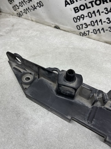 Накладка дифузора радіатора верхня 167120D020 TOYOTA