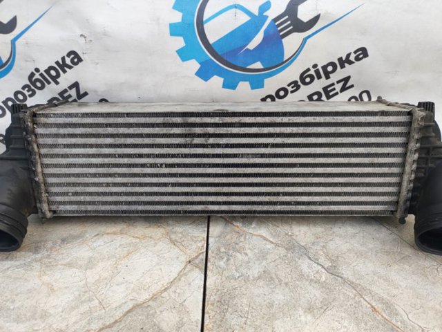 Охолоджувач наддувочного повітря 17517809321 BMW