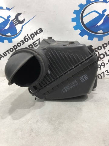 Корпус повітряного фільтра 1770050250 TOYOTA