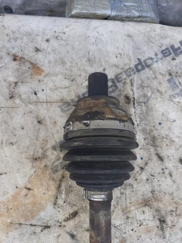 Піввісь передня, права 1K0407454SX VAG