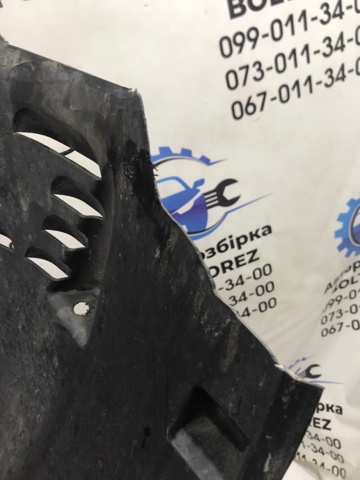 Підкрилок переднього крила, лівий передній 2116980130 MERCEDES