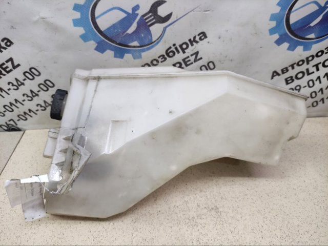 Водяний бачок системи охолодження 21710CL80A NISSAN
