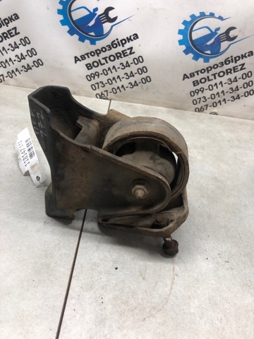 Права подушка двигуна 2181026750 HYUNDAI
