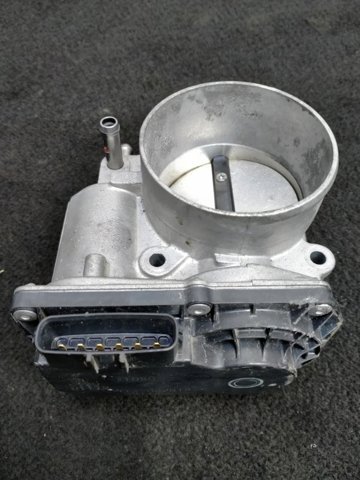 Дросільна заслінка в зборі 2203031090 TOYOTA