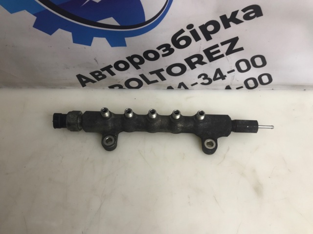 Паливна рампа 238100R010 TOYOTA