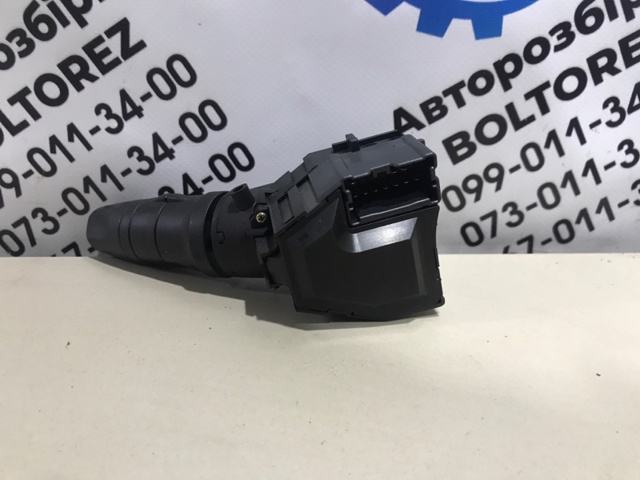 Перемикач підрульовий, правий 252608H705 NISSAN