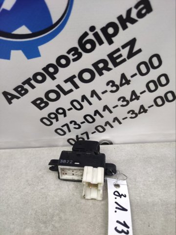 Кнопка підйомника заднього скла 25411AX600 NISSAN