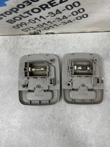 Плафон освітлення салону/кабіни, задній 264100V000 NISSAN