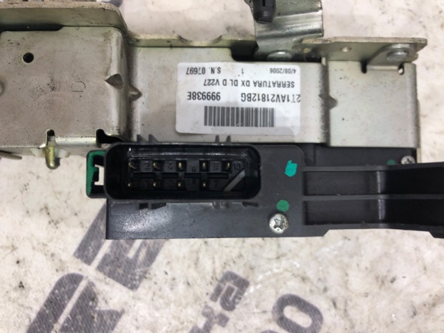 Замок двері правої передньої 2T1AV21812BG FORD