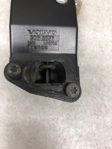 Лічинка замка паливного бака 30612856 VOLVO
