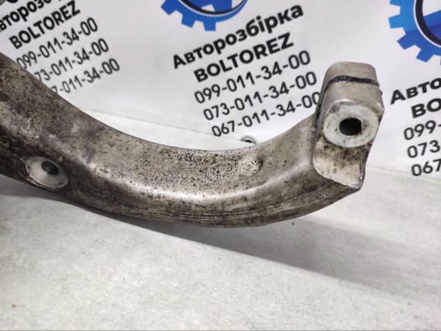 Цапфа передні праві 31216869870 BMW