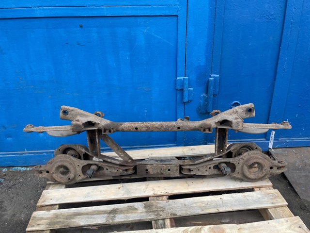 Механізм управління задньої осі Volvo V50