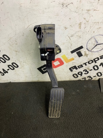 Підаль газу 36010AG140 SUBARU