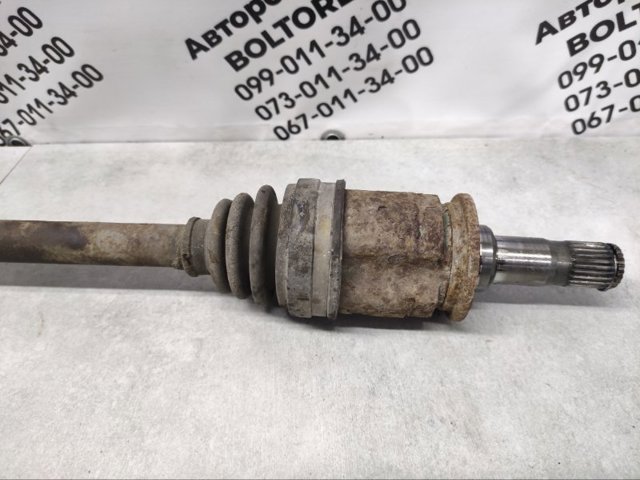 Піввісь задня, права 3715A032 MITSUBISHI