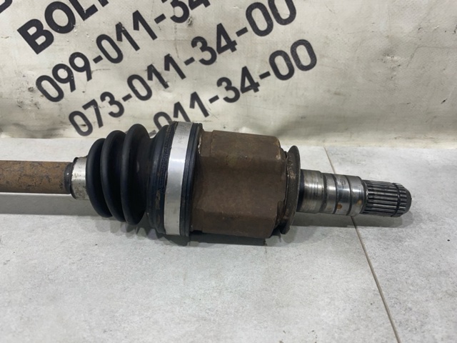 Привід правий 39100CG010 NISSAN